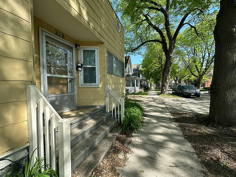 1202 Chandler St. — Photo 2