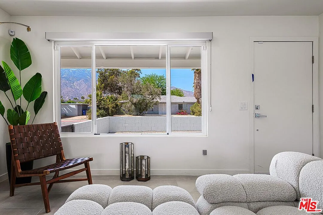 3 bed, 2.0 bath, 1260 sqft, $4,000 — Photo 4