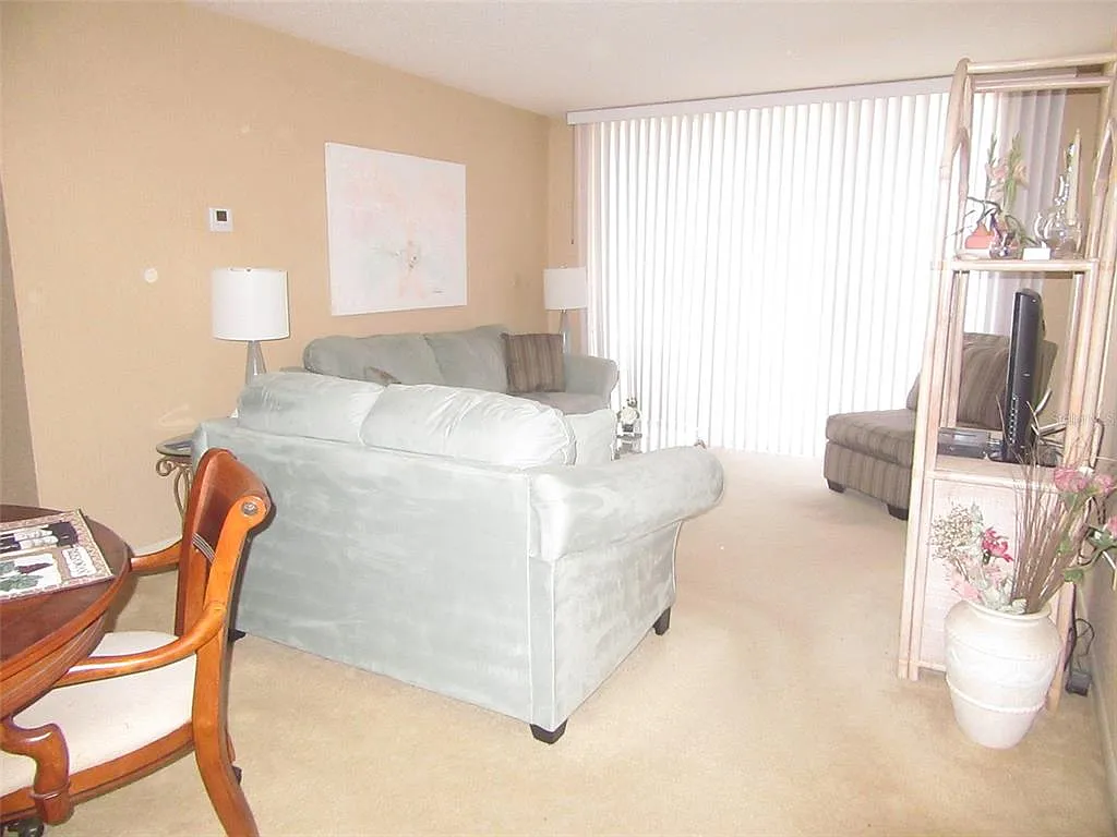 2 bed, 2.0 bath, 783 sqft, $2,200 — Photo 3