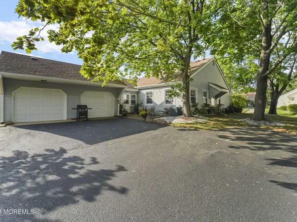 32A Plaza De Las Lobos, Freehold, NJ 07728