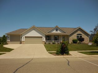 22 Fieldcrest Dr, Centerburg, OH 43011
