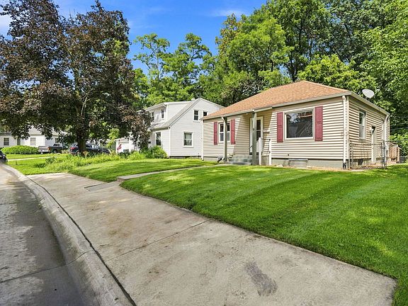 2nd image of 9 Blackhawk Hills Dr