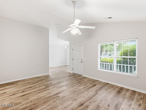 4th image of 4234 Sunglow Drive