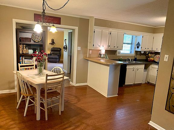 5th image of 109 Windy Hills Ln
