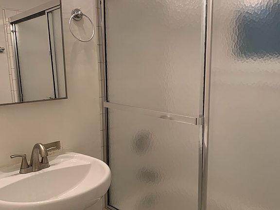 3rd image of 4049 Madison Ave #107