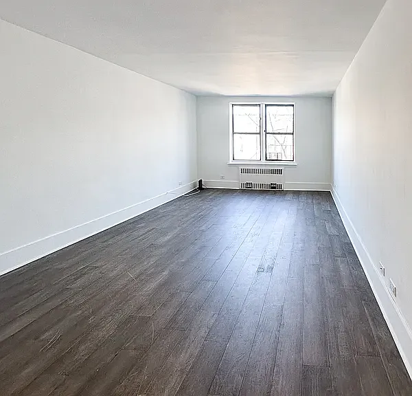 2420 Morris Ave #6A — Photo 3