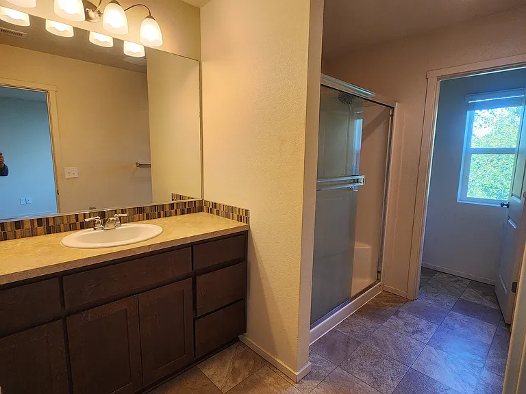 8601 NE 14th Ave — Photo 19