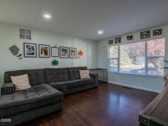 5th image of 613 Camelot Way
