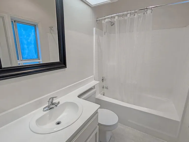 912 N Croft Ave #104 — Photo 21