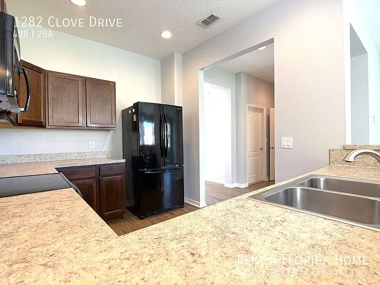 1282 Clove Dr — Photo 15