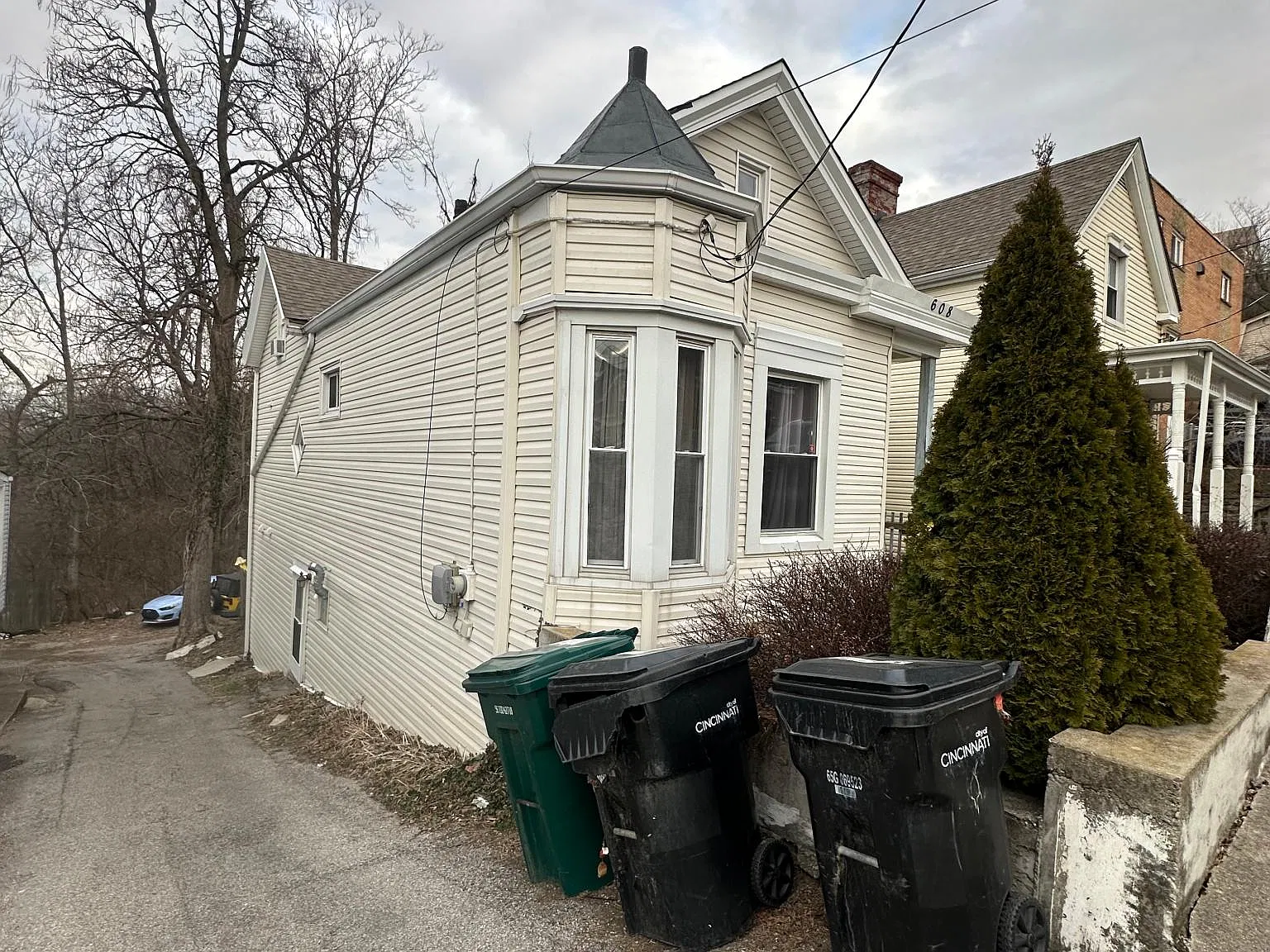 4 bed, $2,950 — Photo 2