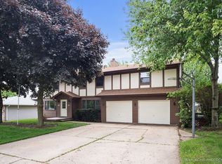 85 Joy St, Sugar Grove, IL 60554