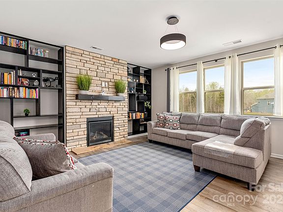 5th image of 15306 Autumn Sage Dr