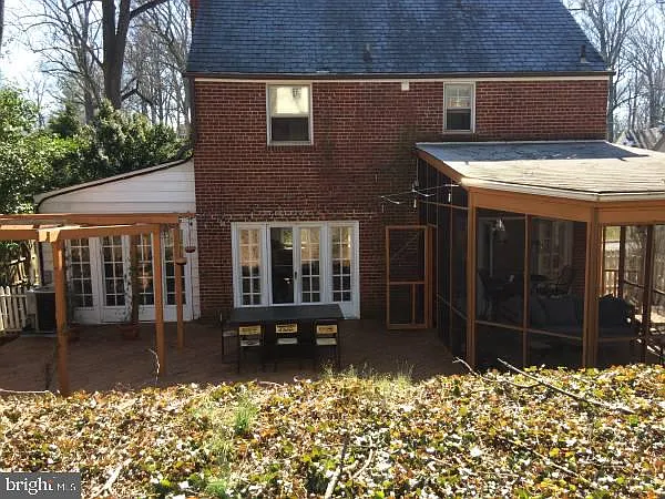 9412 Columbia Blvd — Photo 3