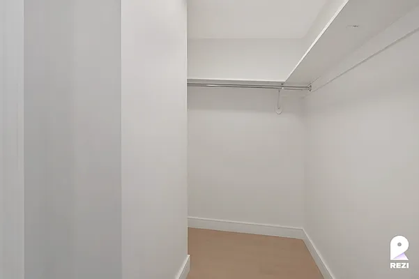 Rented by REZI | media 9