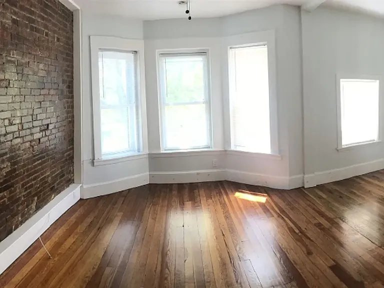 209 Greene St — Photo 8