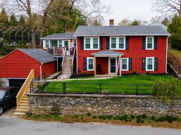 7 Colonial Rd, Webster, MA 01570