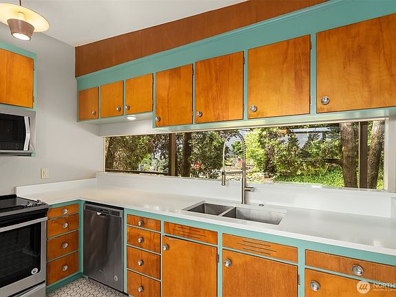 3rd image of 6180 NE 185th Street