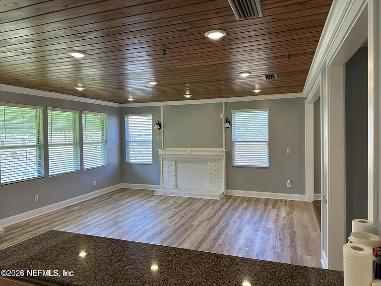 6660 Oriole Ave — Photo 5