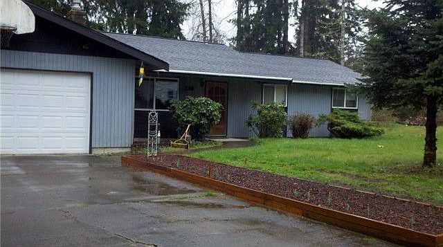 2nd image of 130 E Maple Dr