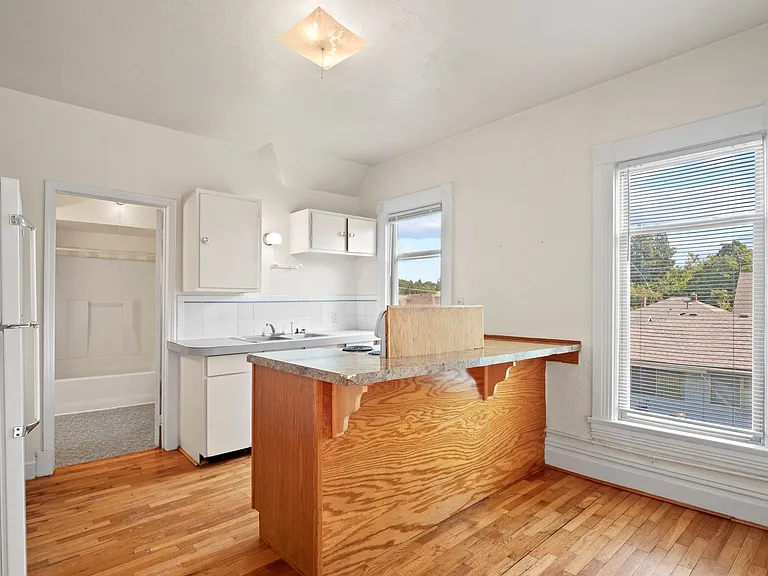 828 W Cleveland Ave — Photo 10