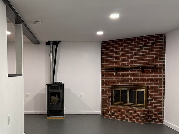 3rd image of 353 Hankerson Road