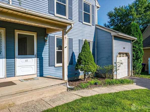11 Allison Dr, East Brunswick, NJ 08816
