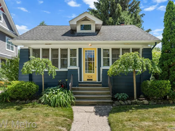 924 E 2nd St, Royal Oak, MI 48067