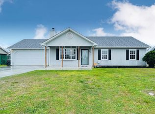 431 Dion Dr, Hubert, NC 28539