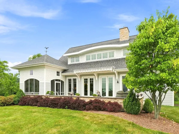 440 White Oaks, Saint Green Lake, WI 54941