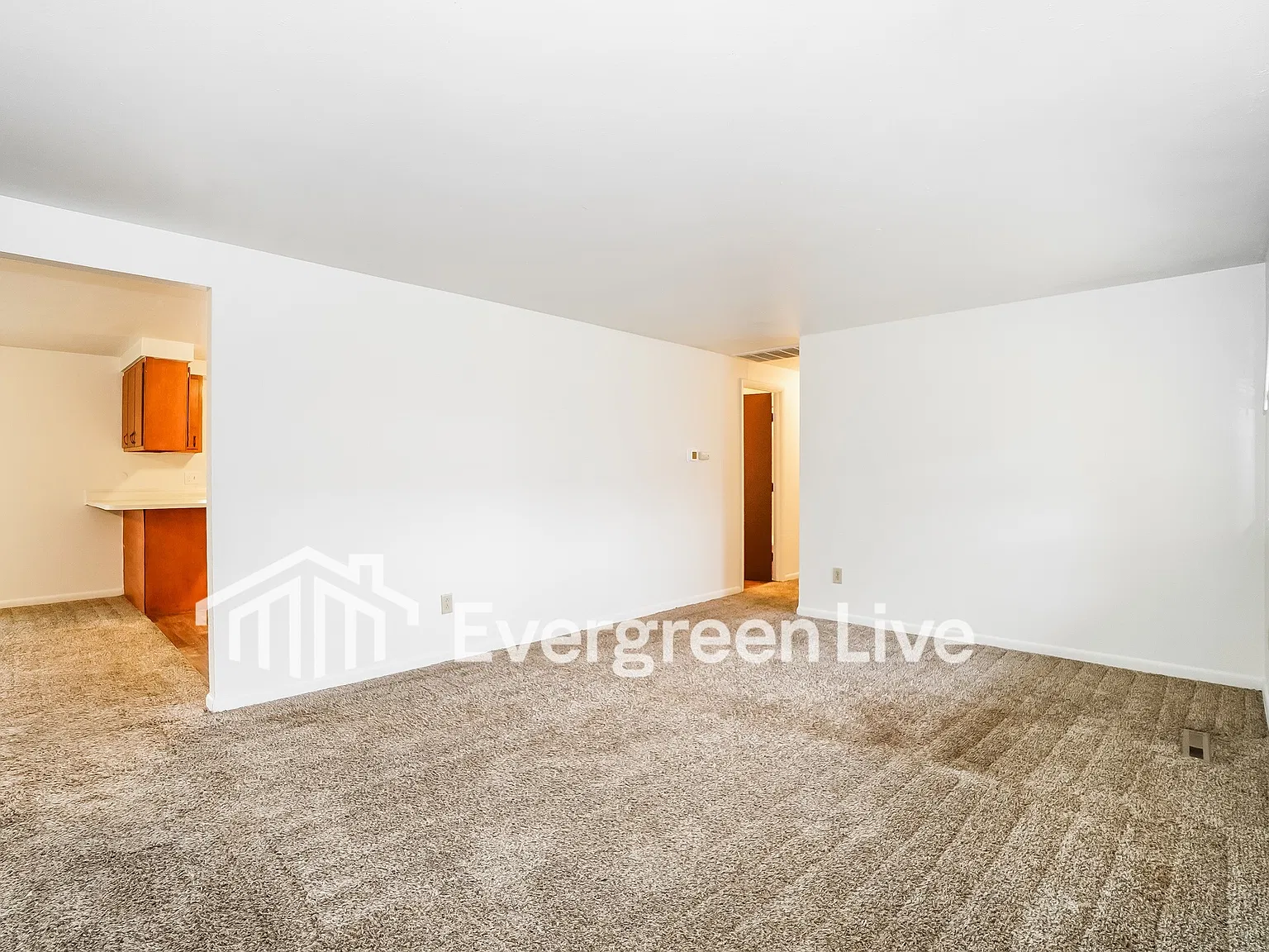 3 bed, 2.0 bath, 1376 sqft, $1,695 — Photo 4