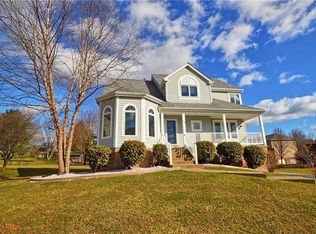 402 Christinas Ct, Cranberry Township, PA 16066