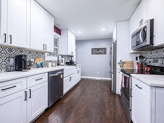4th image of 2951 N 155th Ter