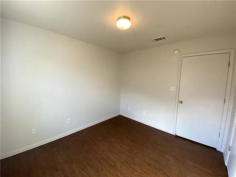601 Bermuda #B — Photo 11