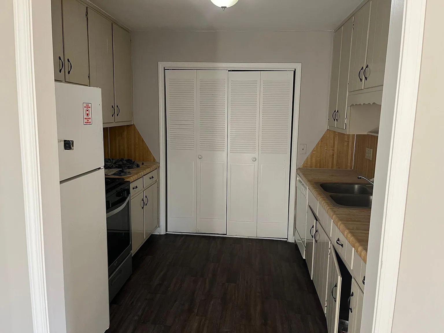 844 Park Pl NE — Photo 3