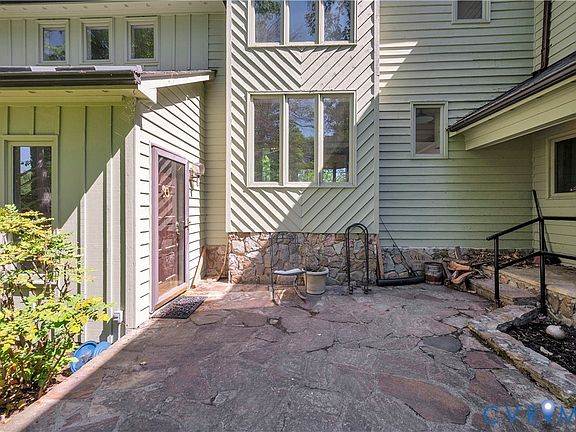 5th image of 379 Wood Landing Rd