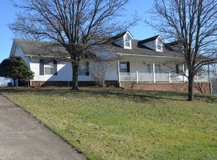 102 Edgewater Dr, Sadieville, KY 40370