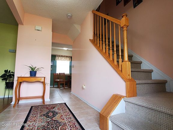 3rd image of 590 Loxley Drive