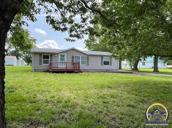 1015 Jefferson St, Lyndon, KS 66451