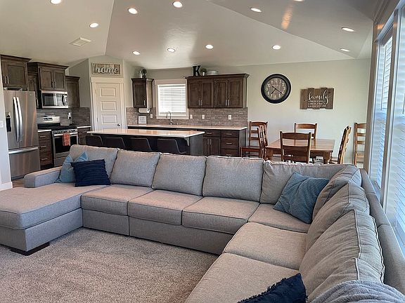5th image of 3063 Fulton Dr