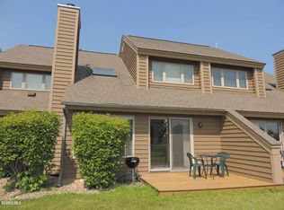 23 Poplar Rdg, Galena, IL 61036