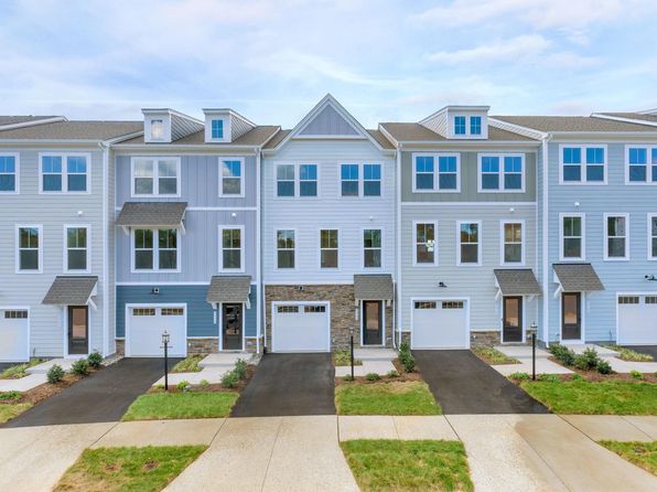 5972 Cling Ln, Crozet, VA 22932
