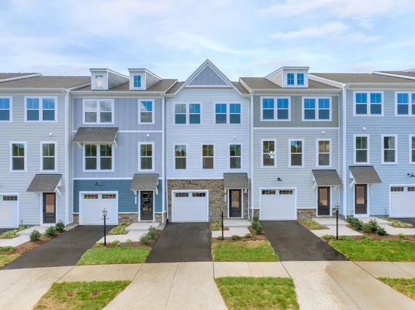 4991 Dunnagan Dr, Crozet, VA 22932