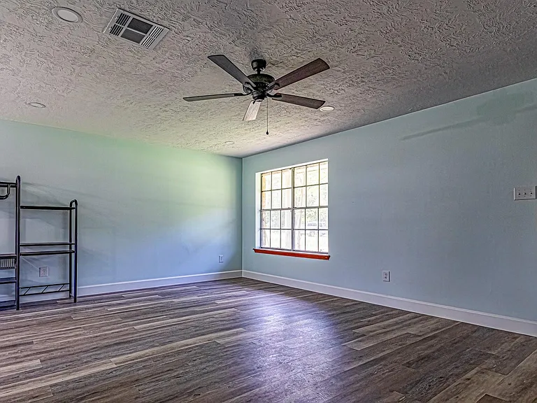 282 Normagene St — Photo 3