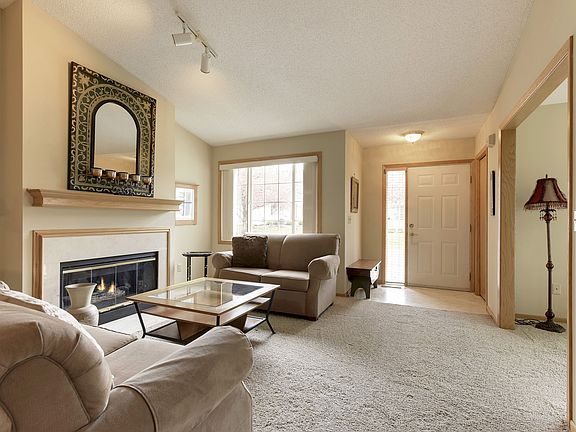 2nd image of 549 Mission Hills Dr