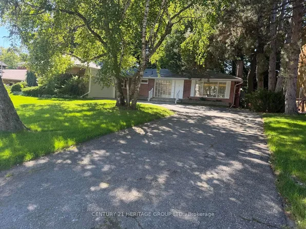 17 Hi Mount Dr, Toronto, ON