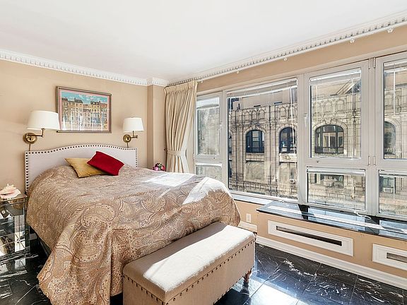 5th image of 200 Central Park S APT 17K