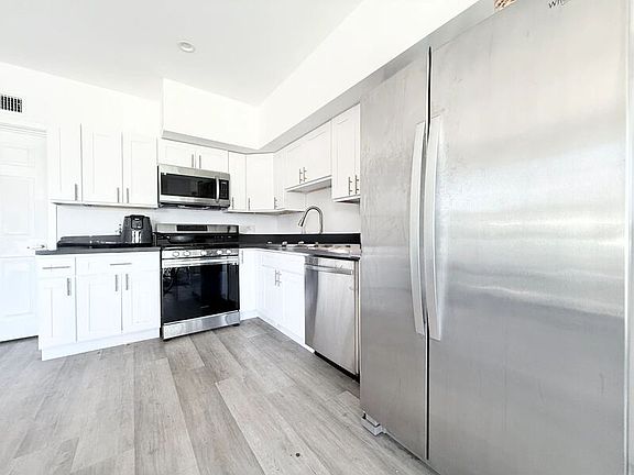 3rd image of 1260 1/2 Leighton Ave Unit A