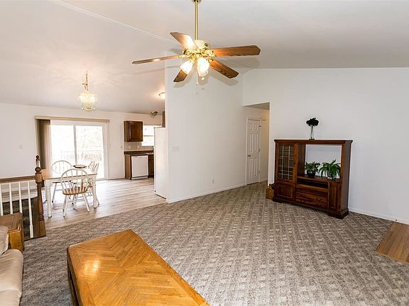 5th image of 4421 Mockingbird Ln