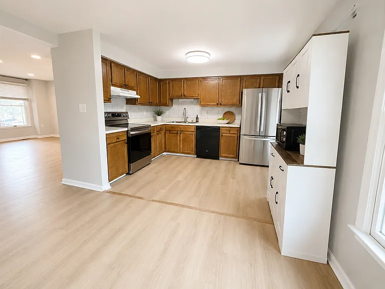 116 Smithfield Ct — Photo 10
